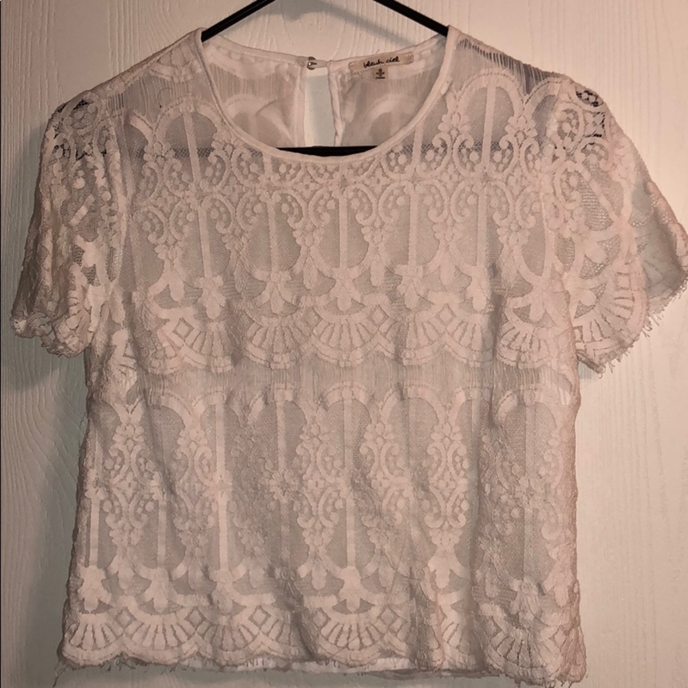 White lace cropped shirt